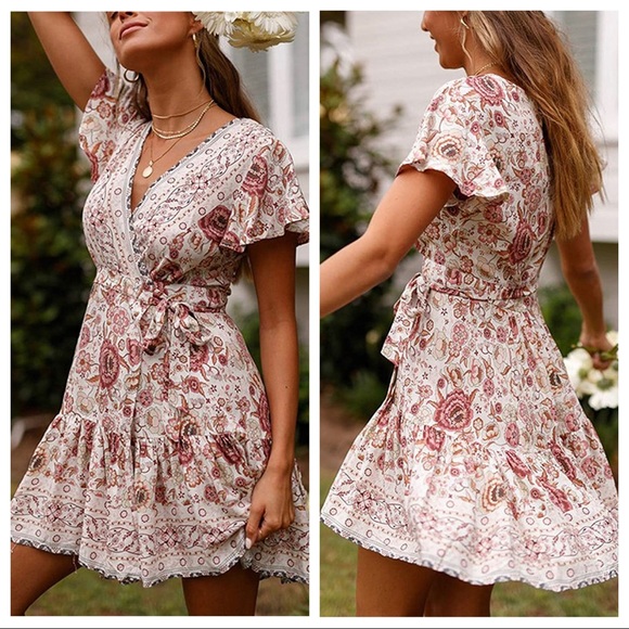🎉HP🎉 Boho Floral Wrap Midi Dress - Picture 1 of 11